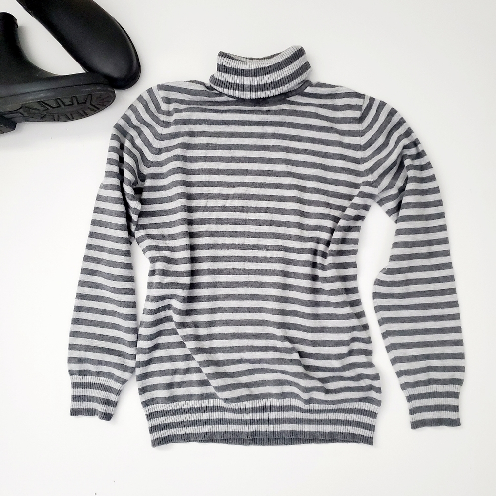 Joseph A Turtleneck Sweater, Size Small